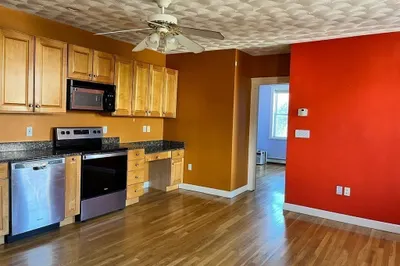 19 3rd St #3
