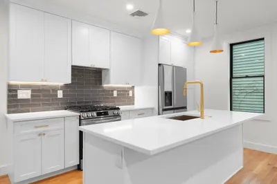 92 Alexander St #4
