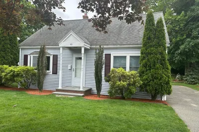 40 Elmwood Circle