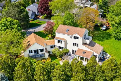 6 Riverview Dr 1