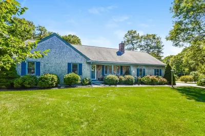 2 Westwind Cir