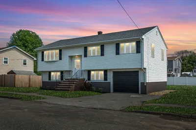 15 Canterbury Dr