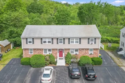 24 River St
