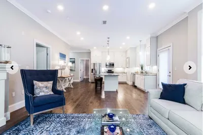 8 Island Court #110 1