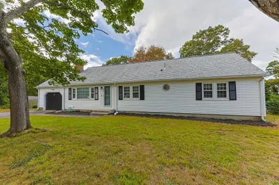 5 Canterbury Cir
