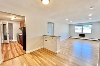 15 Commonwealth Ct #14