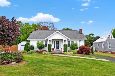 386 Buffinton St 1
