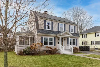 24 Lowell St 1