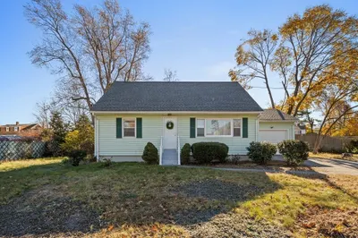 16 Mckenney Cir