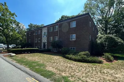 2 Universal St #9
