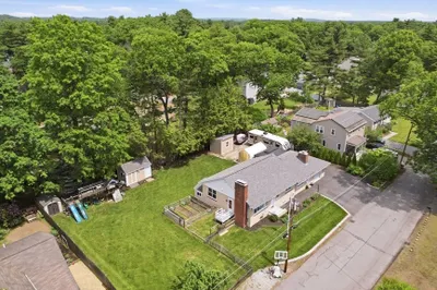 8 Maple Rd 1