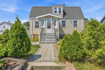 1004 N Main St