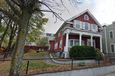 6 Brighton St