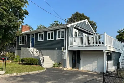8 Warfield Ave 9/3-5/31 Ave #house