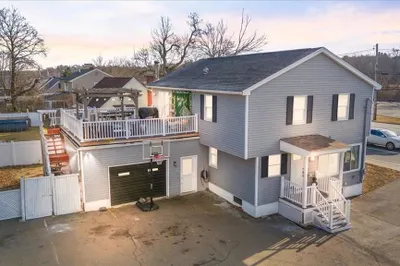 11 Andover St 1