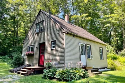 36 Robbins Road 1