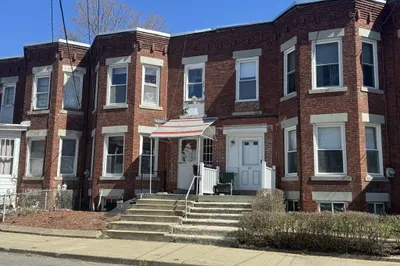 47 Davis St