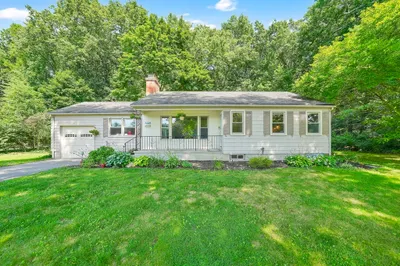 115 Fernwood Dr 1