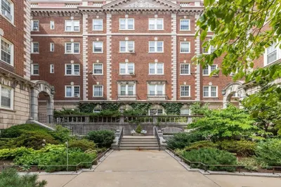 3 Arlington St #31