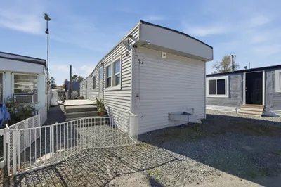 165 Turnpike Road #27 1
