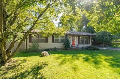 64 Sunnyslope Ave