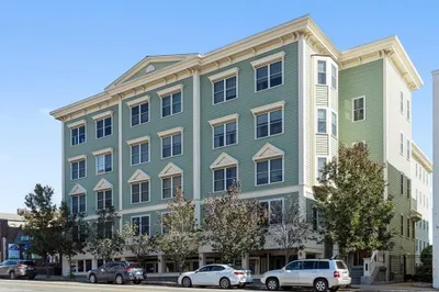 426 Main St #205 1