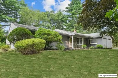 8 Birch Ln