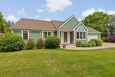 11 Quashnet Woods Drive 1