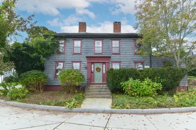 298 High St