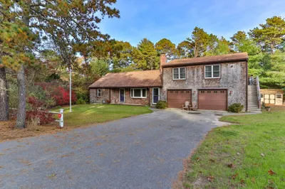 270 Mashpee Neck Rd