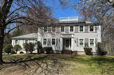 9 College Pond Drive 1