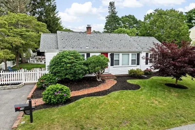 10 Bayberry Rd