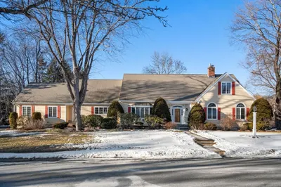 8 Waybridge Lane 1