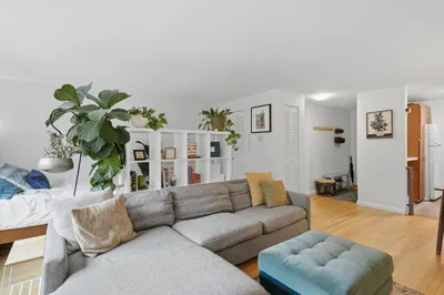 205 Kent Street #35