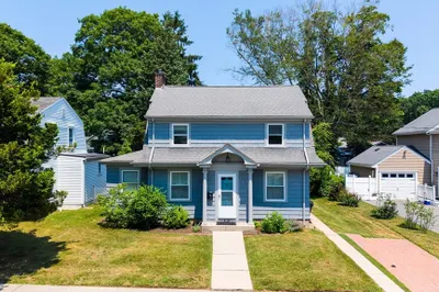 564 Montgomery St 1
