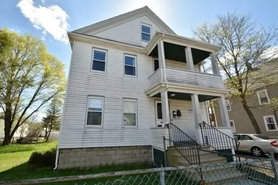 26 Tremont St #2