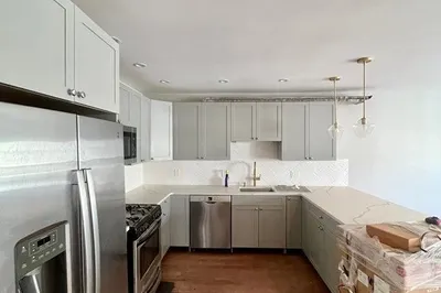 120 W 7th Street #404