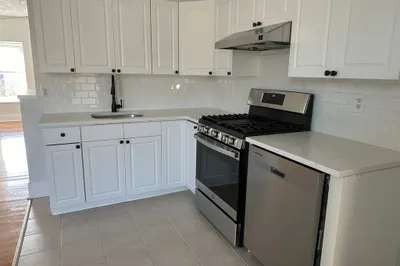 136 W 7th Street #3