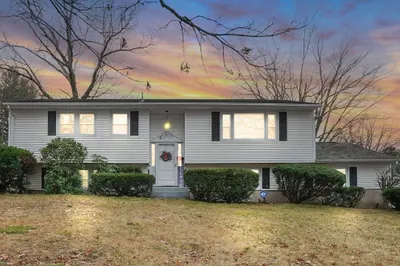 290 Newton Rd
