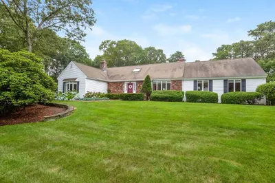 557 Cotuit Bay Dr