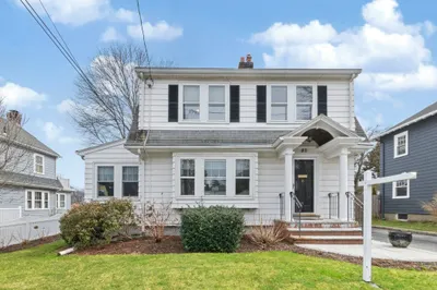 82 Mount Vernon St