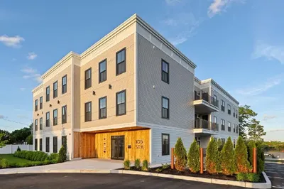 105 Sea Street #101 1