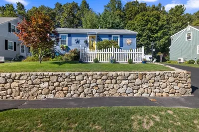 35 Parsons Hill Dr