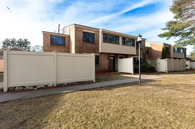 133 Greenbrook Drive #133 1