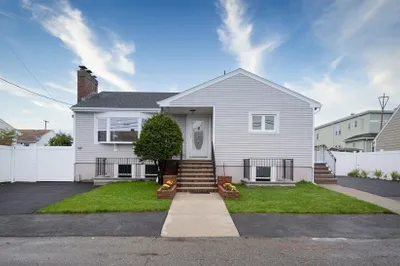 49 Union St #1A