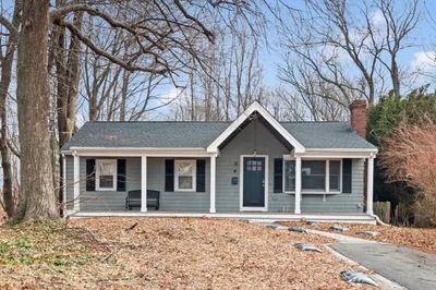 35 Greenway Rd