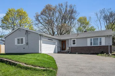 79 Moon Rd