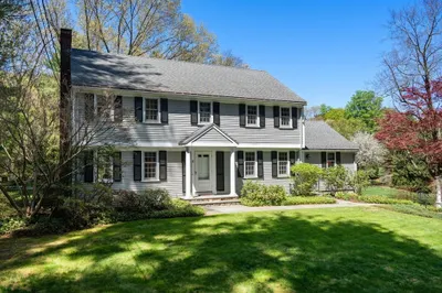 35 Bittersweet Ln