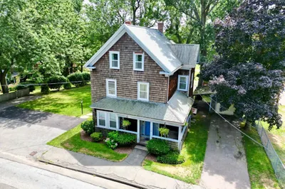 96 Holten St 1