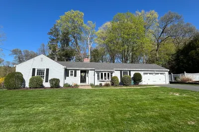 4 Oakridge Drive 1